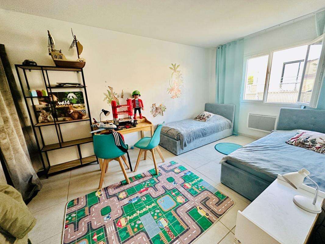 Maison à SAINT-HILAIRE-DE-BRETHMAS