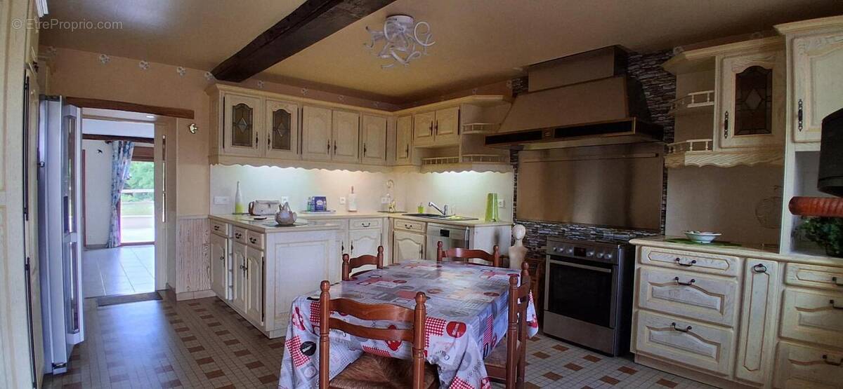 Maison à LE MELE-SUR-SARTHE