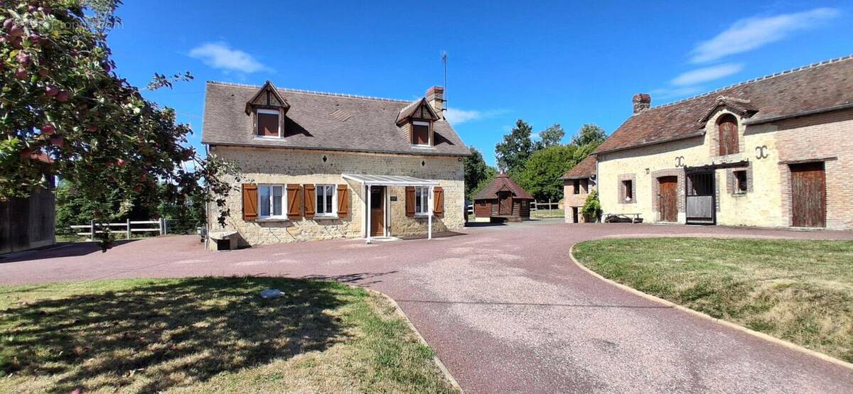 Maison à LE MELE-SUR-SARTHE