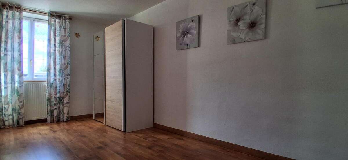 Maison à LE MELE-SUR-SARTHE