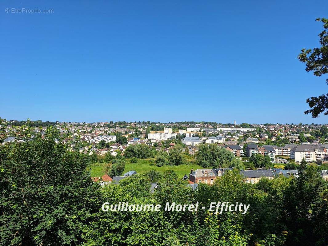Terrain à MONTIVILLIERS