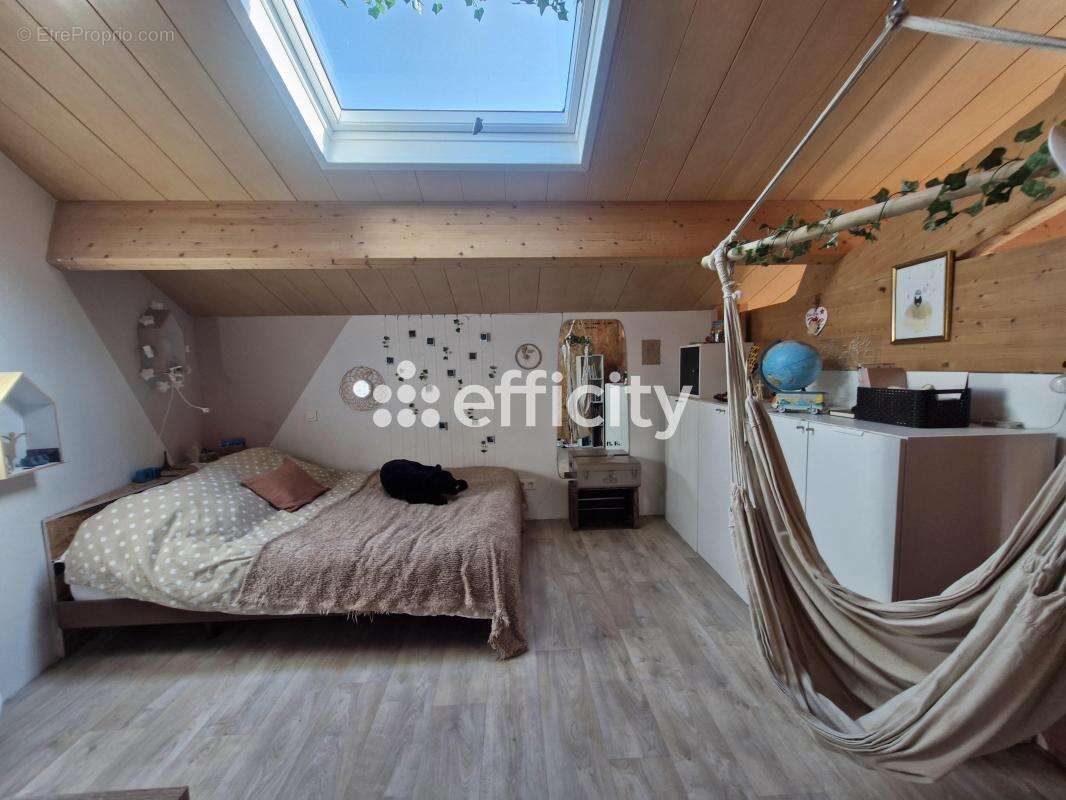 Maison à SAINT-JULIEN-DES-LANDES