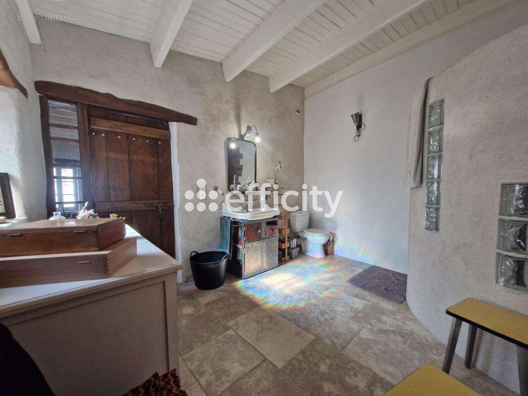 Maison à SAINT-JULIEN-DES-LANDES