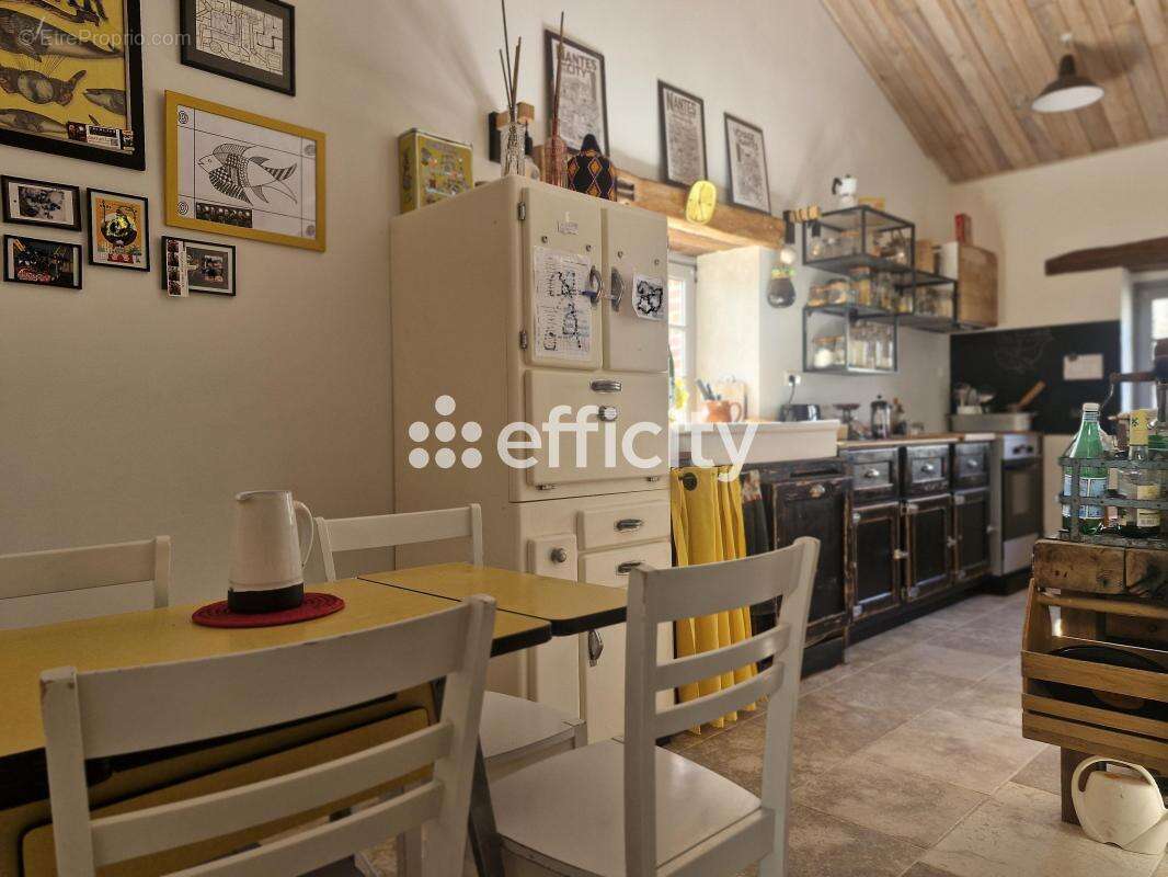 Maison à SAINT-JULIEN-DES-LANDES