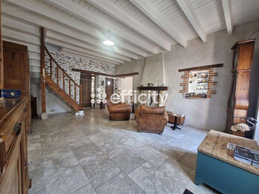 Maison à SAINT-JULIEN-DES-LANDES