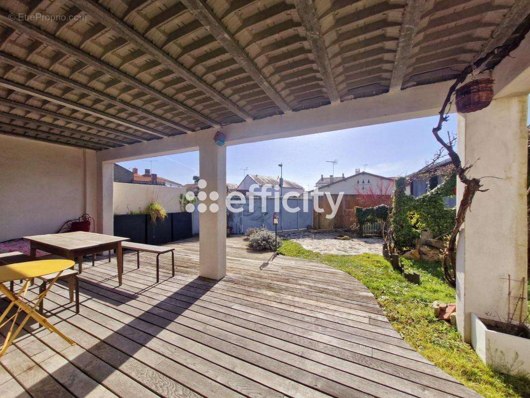 Maison à SAINT-JULIEN-DES-LANDES