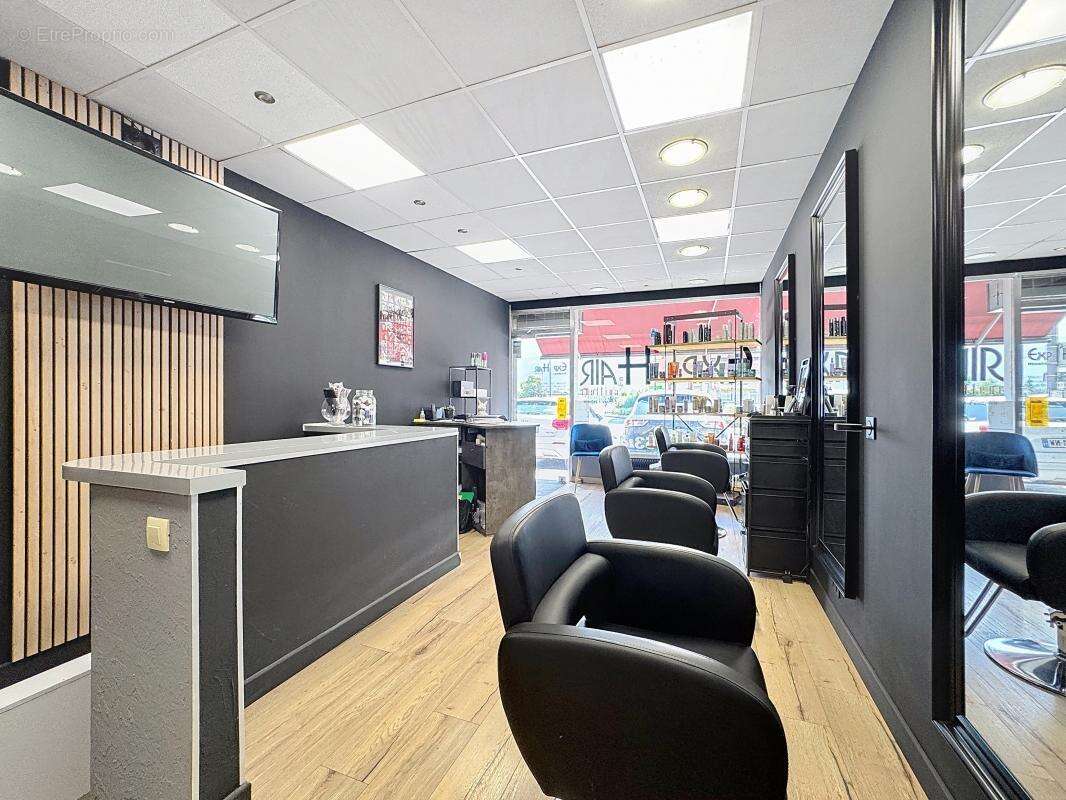 Commerce à MARIGNIER