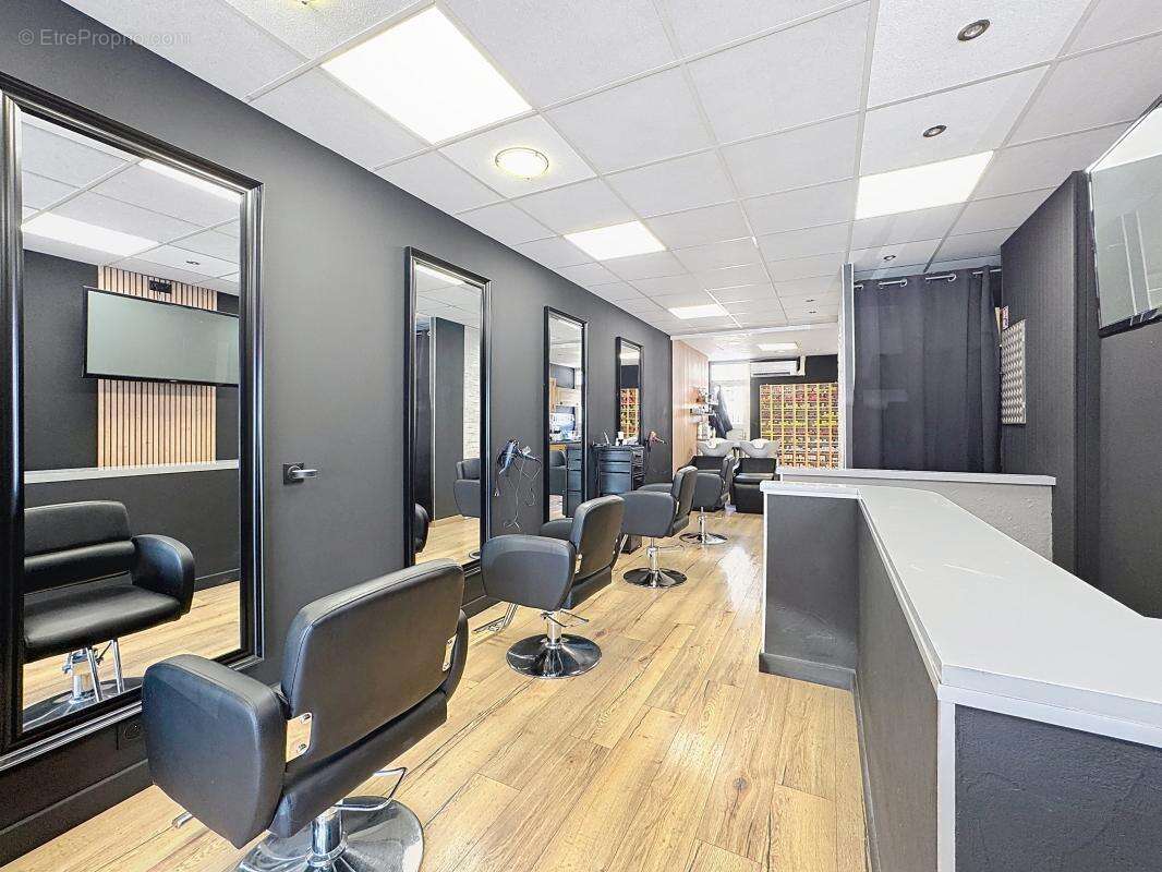 Commerce à MARIGNIER