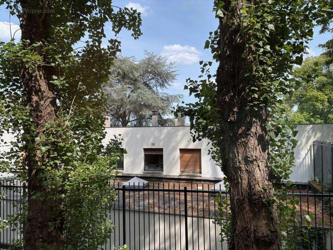 Appartement à VILLE-D&#039;AVRAY