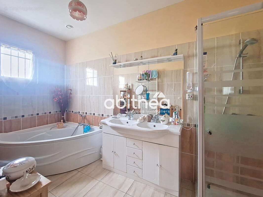 Maison à MORTAGNE-SUR-GIRONDE