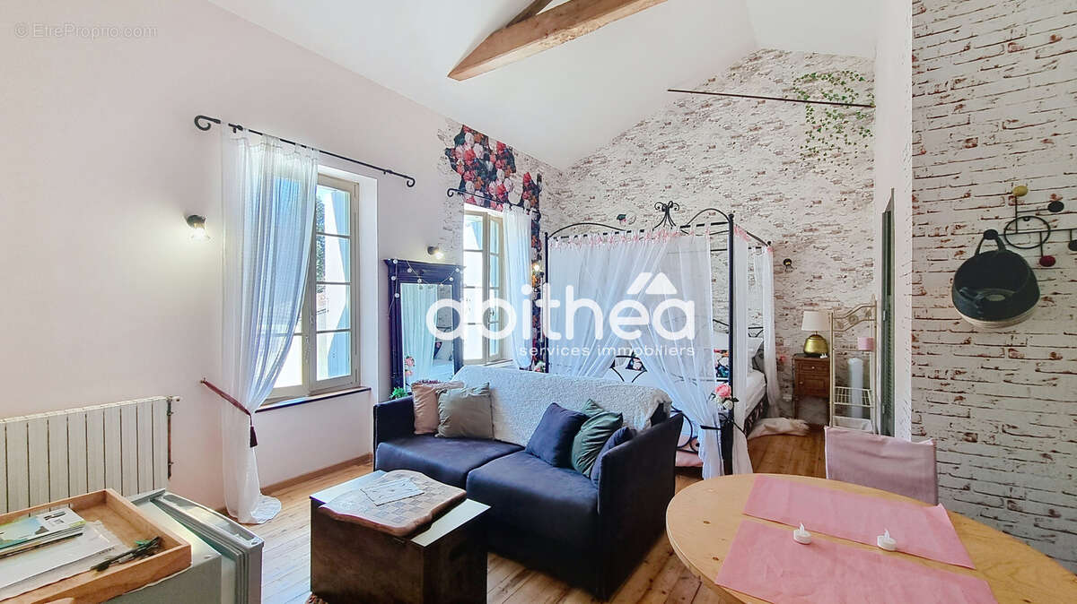 Maison à CHENAC-SAINT-SEURIN-D&#039;UZET