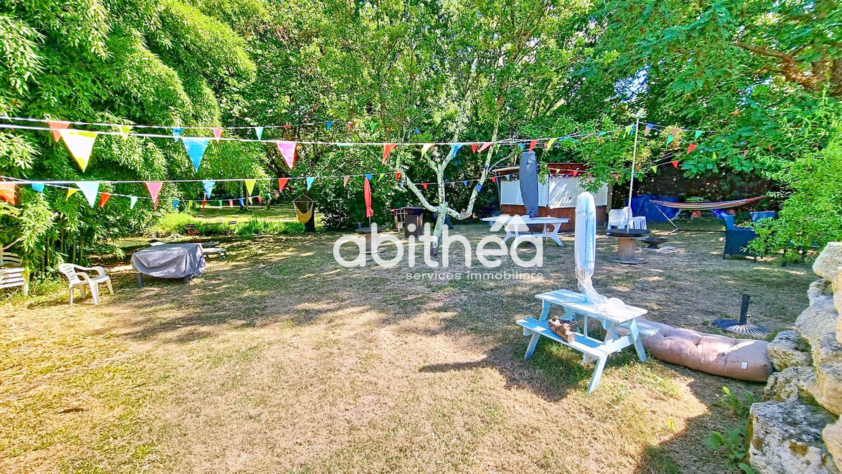 Maison à CHENAC-SAINT-SEURIN-D&#039;UZET