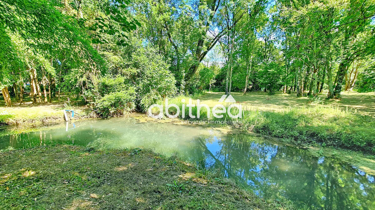 Maison à CHENAC-SAINT-SEURIN-D&#039;UZET