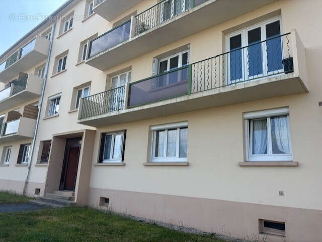 Appartement à PONT-HEBERT