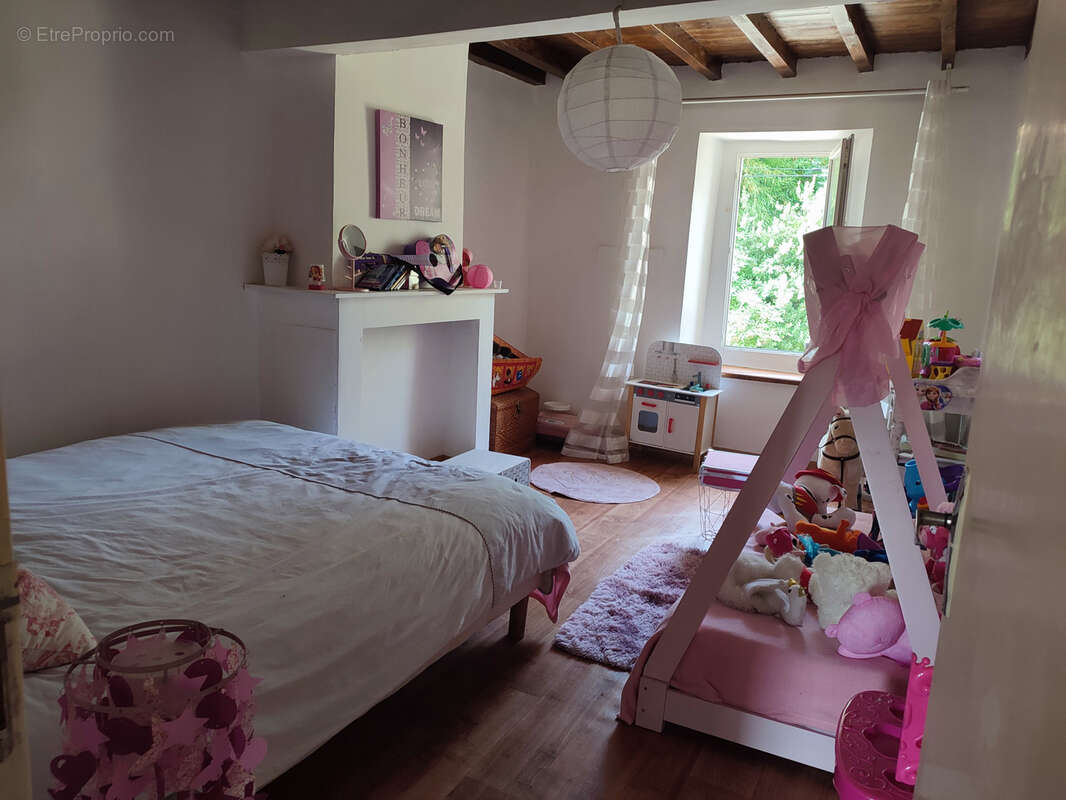 Maison à LA POMAREDE