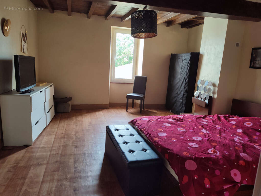 Maison à LA POMAREDE