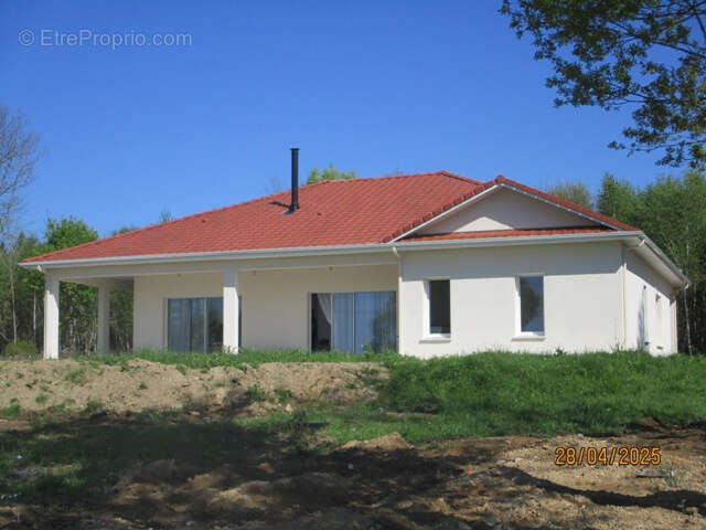 Maison à SAINT-YRIEIX-LA-PERCHE