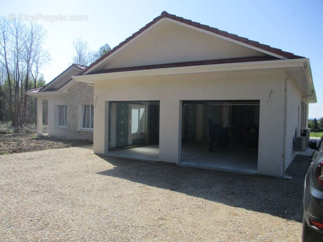 Maison à SAINT-YRIEIX-LA-PERCHE