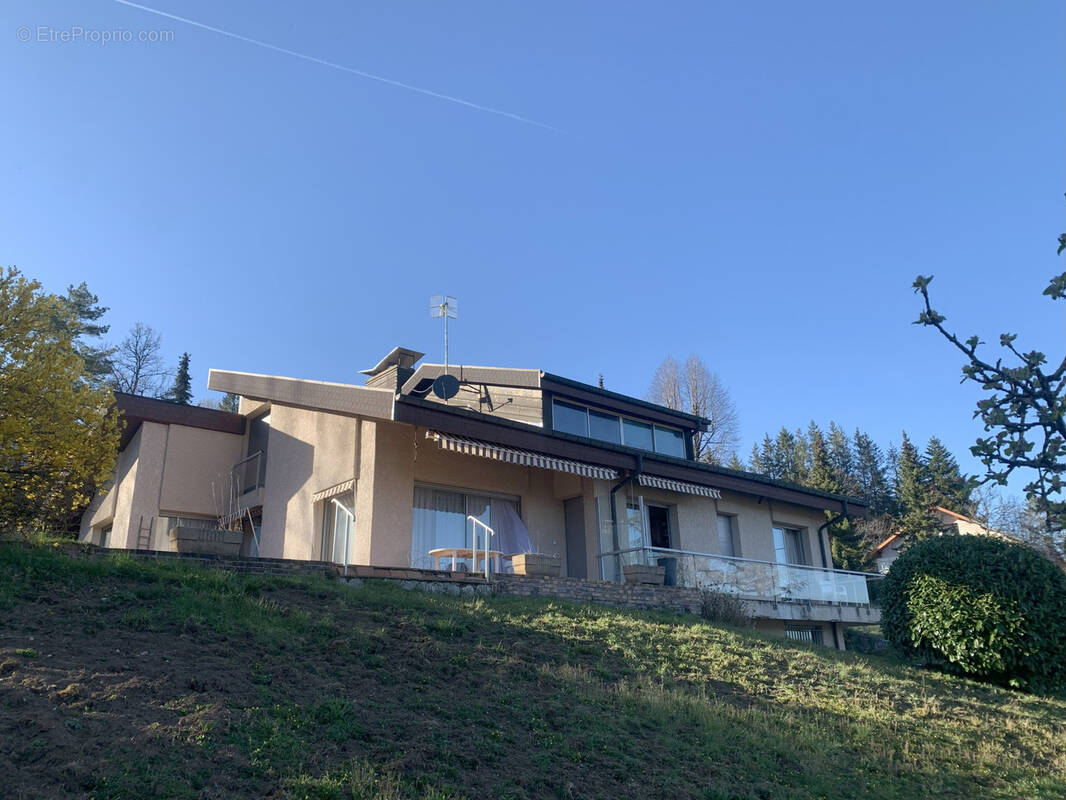 Maison à AVIGNON-LES-SAINT-CLAUDE