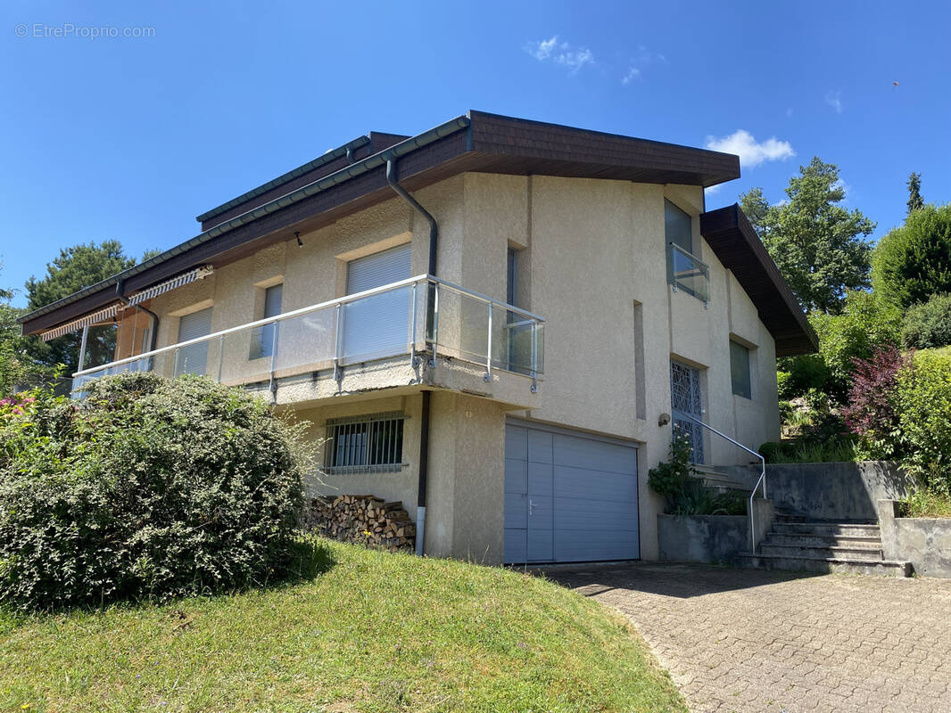 Maison à AVIGNON-LES-SAINT-CLAUDE