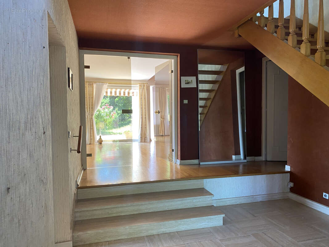 Maison à AVIGNON-LES-SAINT-CLAUDE