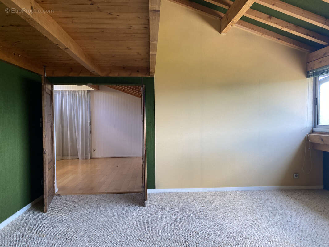 Maison à AVIGNON-LES-SAINT-CLAUDE