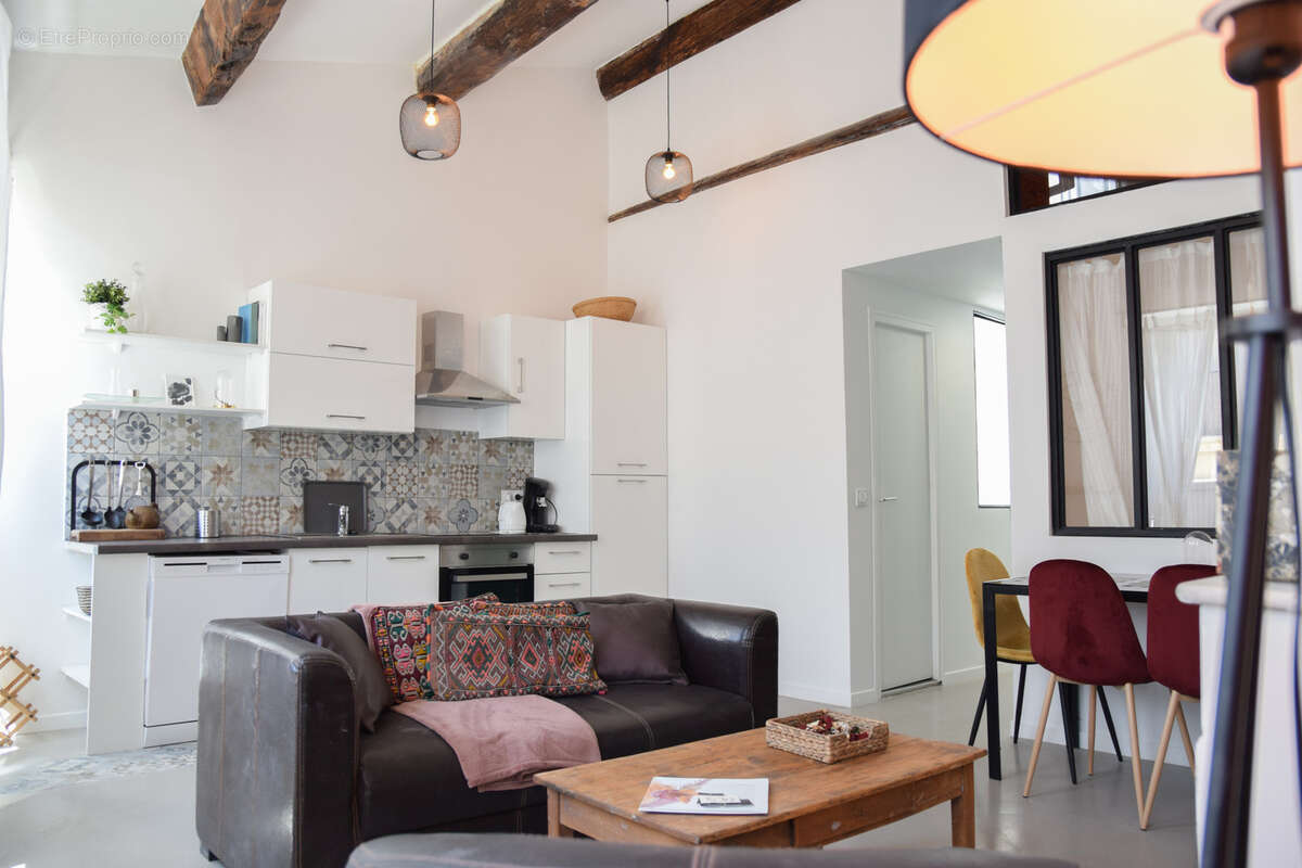 Appartement à MARSEILLE-1E