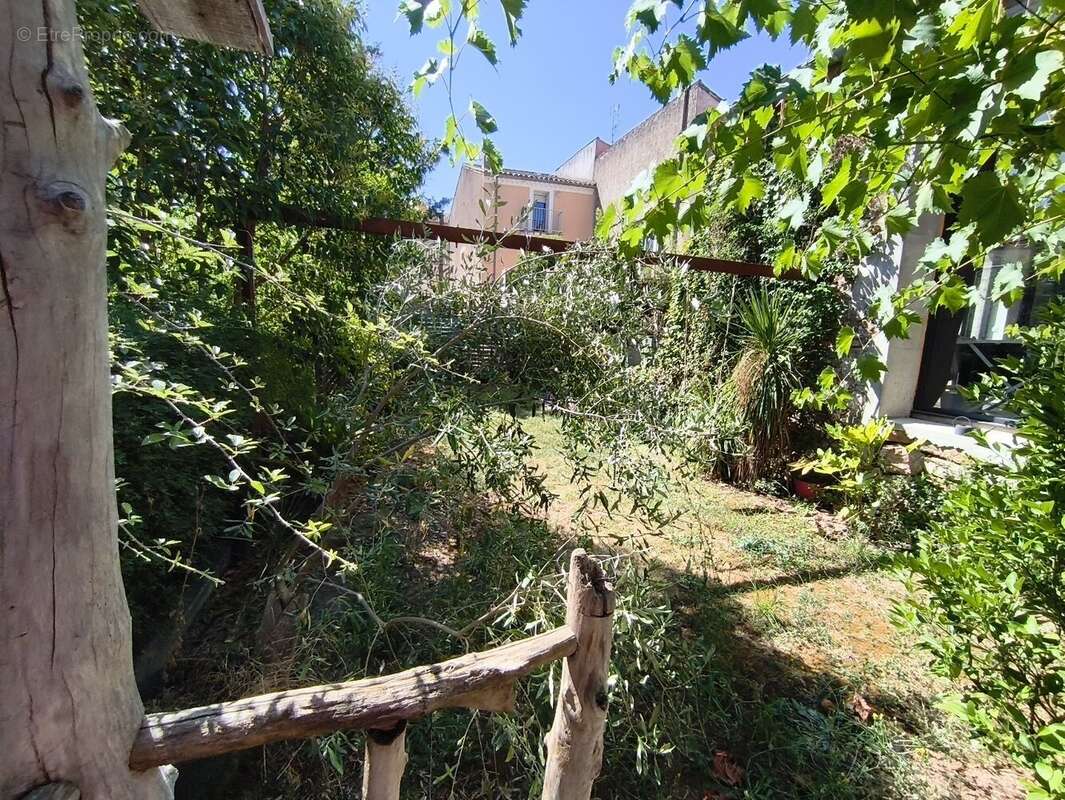 Maison à SAINT-CHINIAN