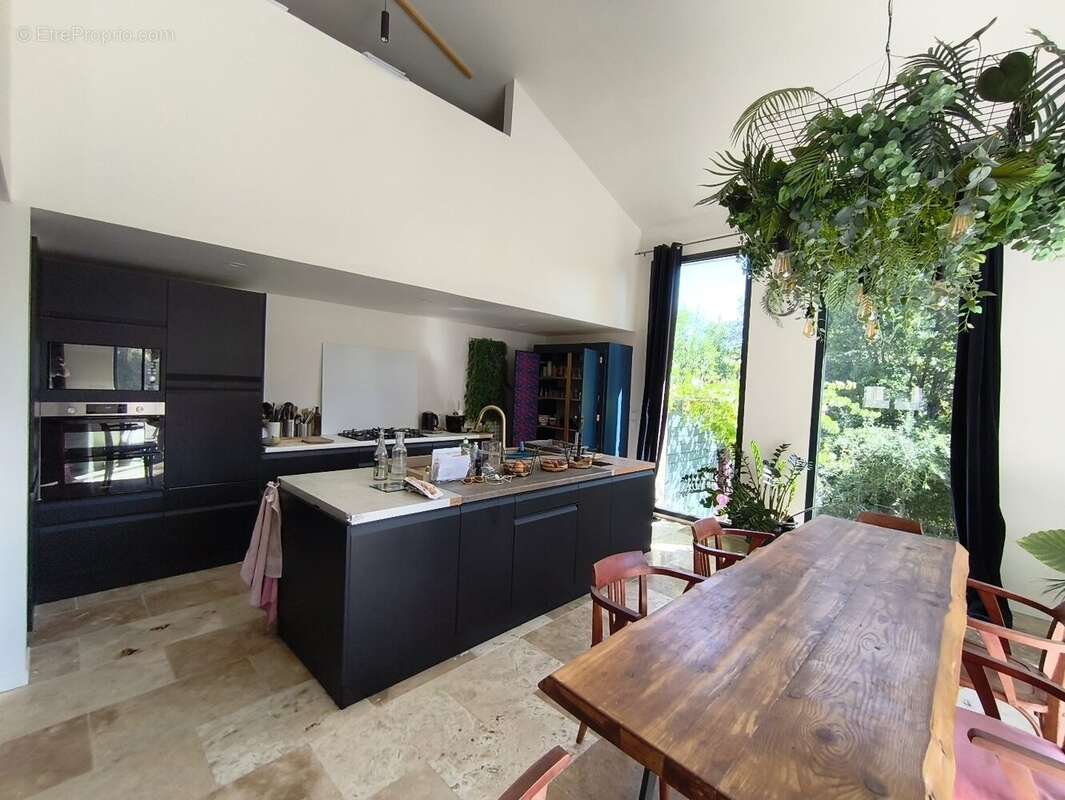 Maison à SAINT-CHINIAN