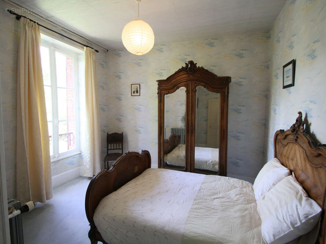 Maison à VOUTENAY-SUR-CURE