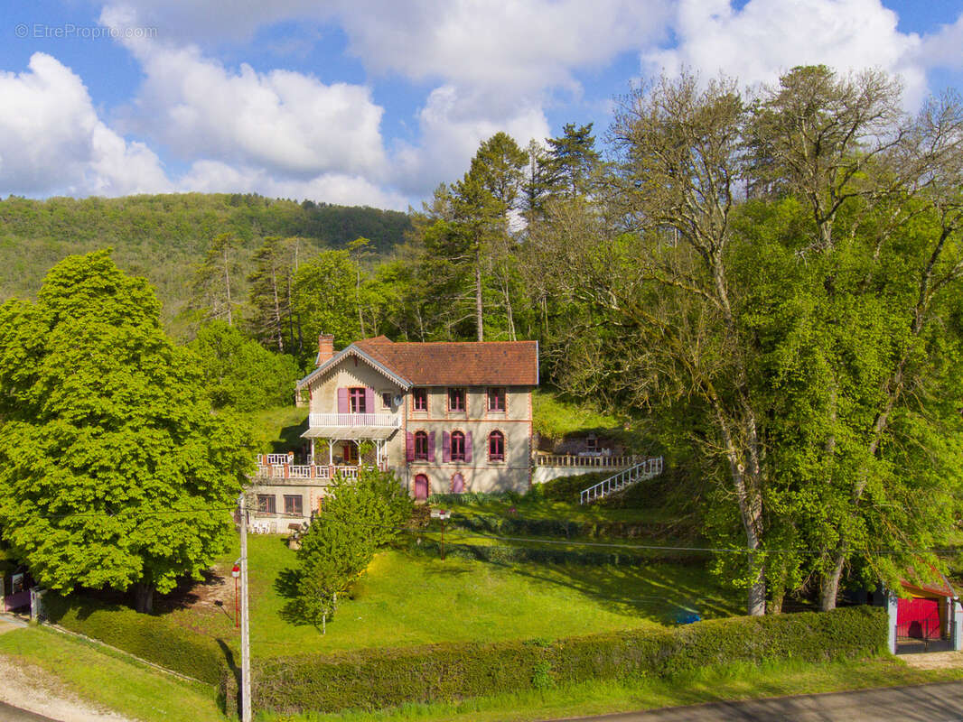 Maison à VOUTENAY-SUR-CURE