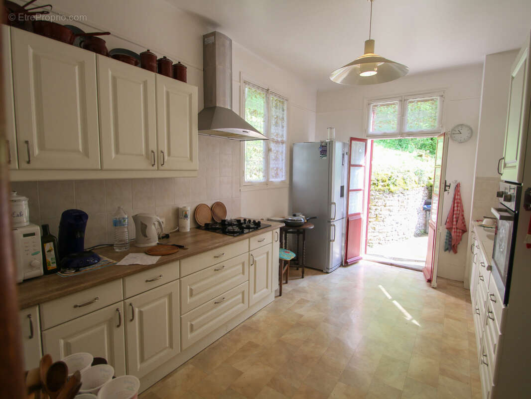 Maison à VOUTENAY-SUR-CURE