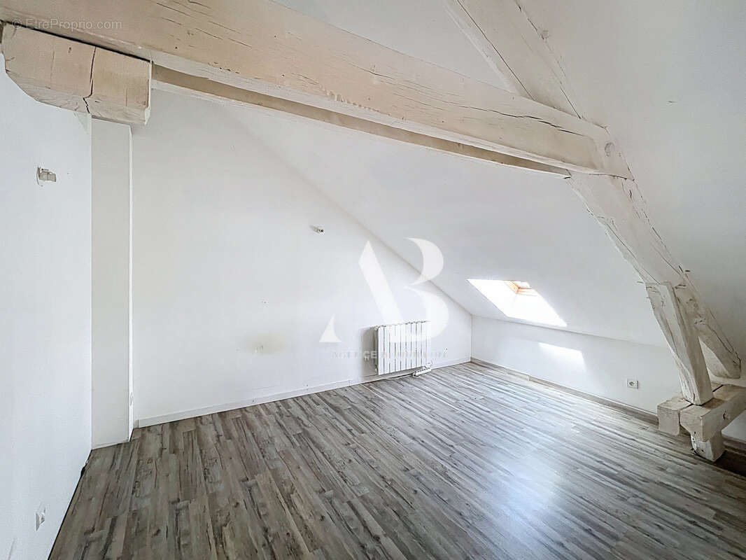 Maison à LA CROIX-EN-BRIE