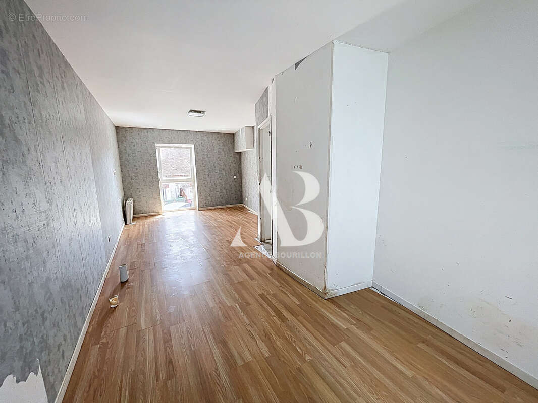 Maison à LA CROIX-EN-BRIE