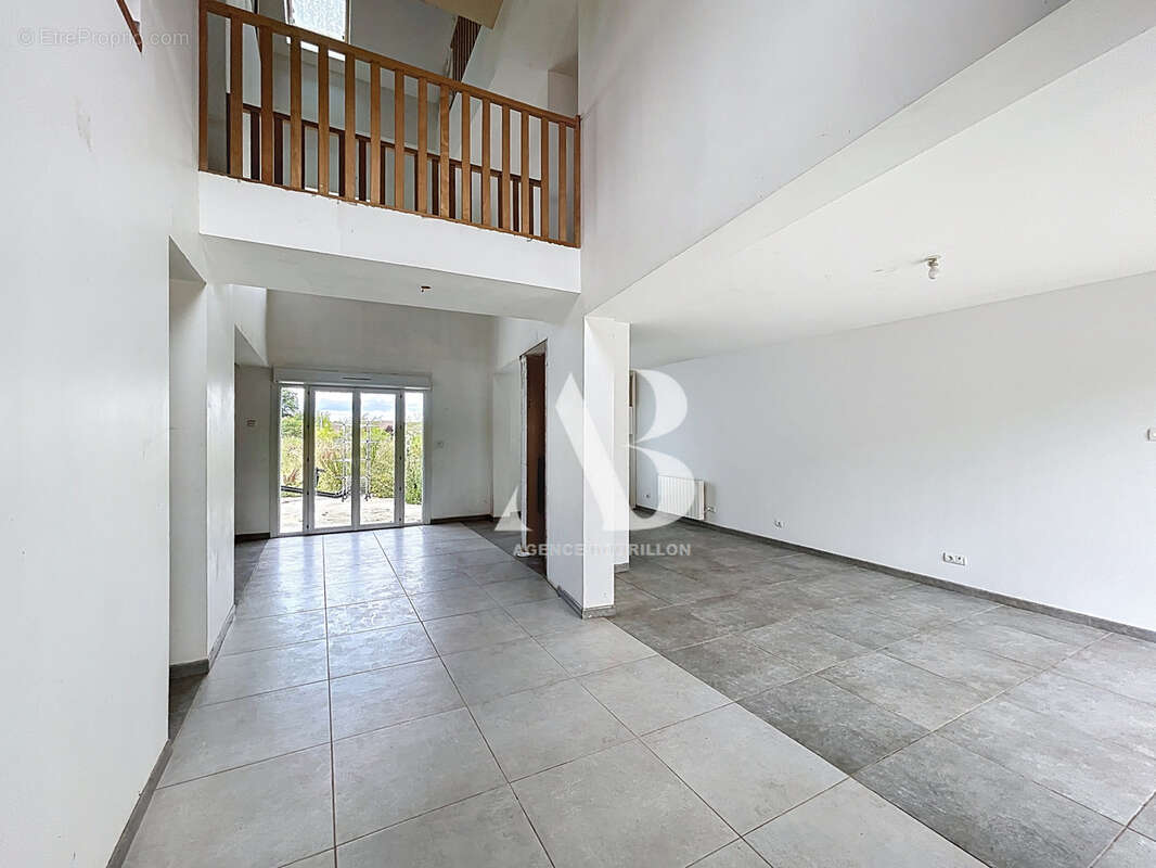 Maison à LA CROIX-EN-BRIE