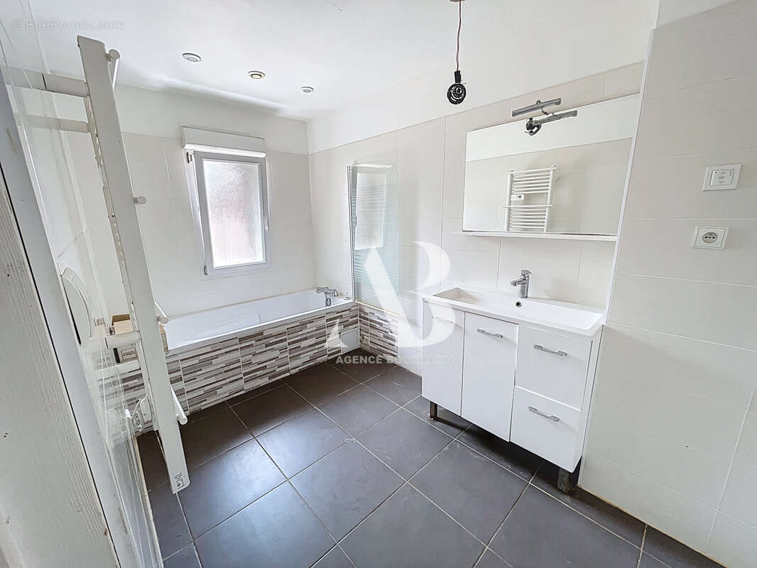 Maison à LA CROIX-EN-BRIE