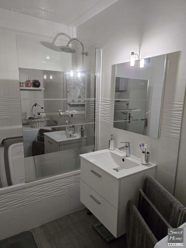 Appartement à MAGNY-LES-HAMEAUX