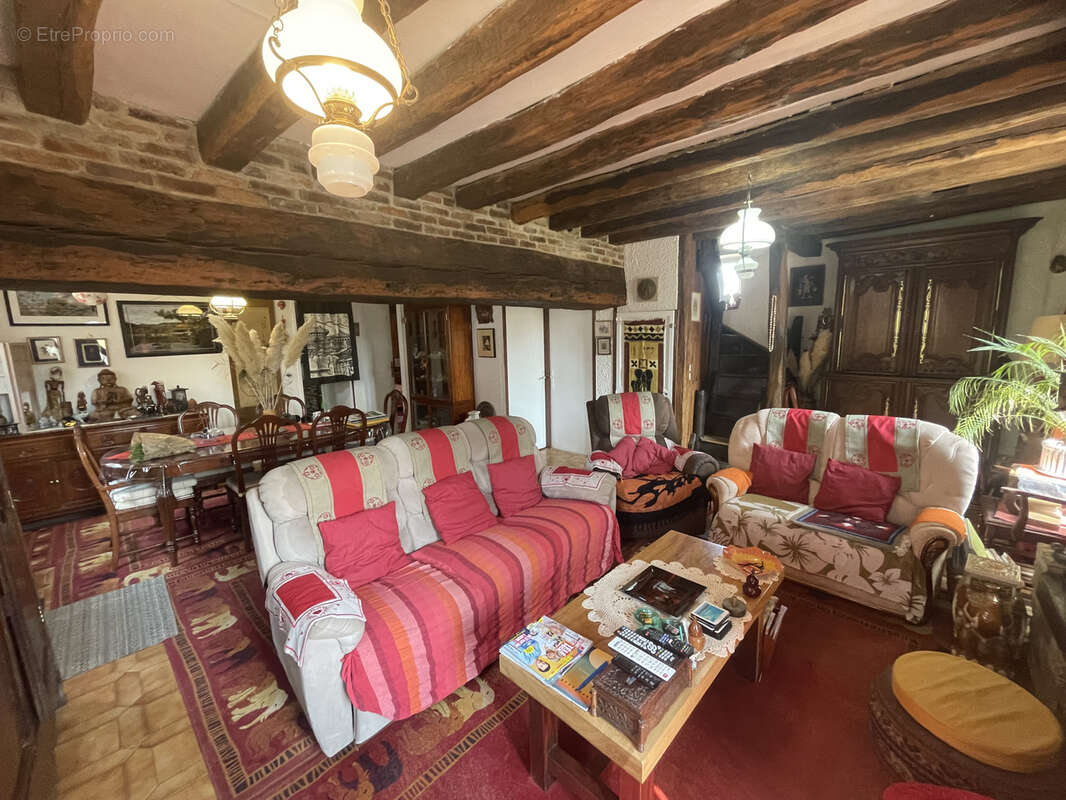 Maison à BAZOCHES-SUR-LE-BETZ