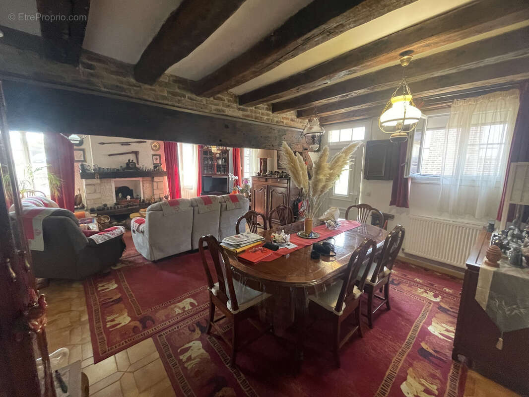 Maison à BAZOCHES-SUR-LE-BETZ