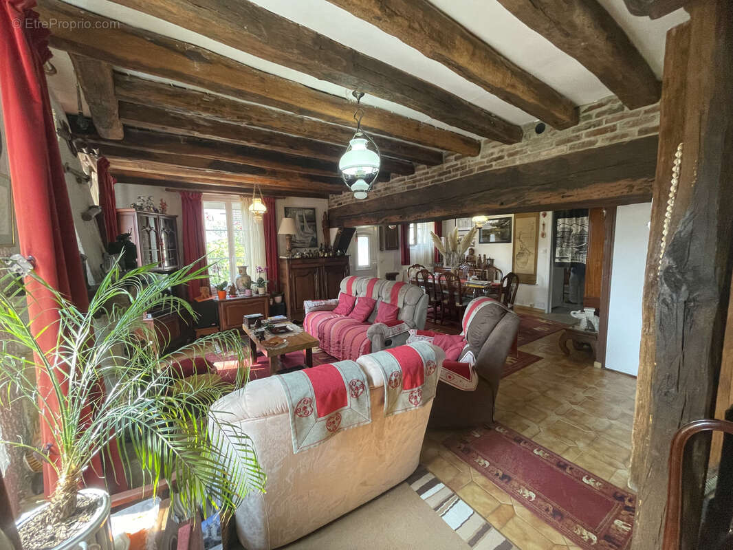 Maison à BAZOCHES-SUR-LE-BETZ