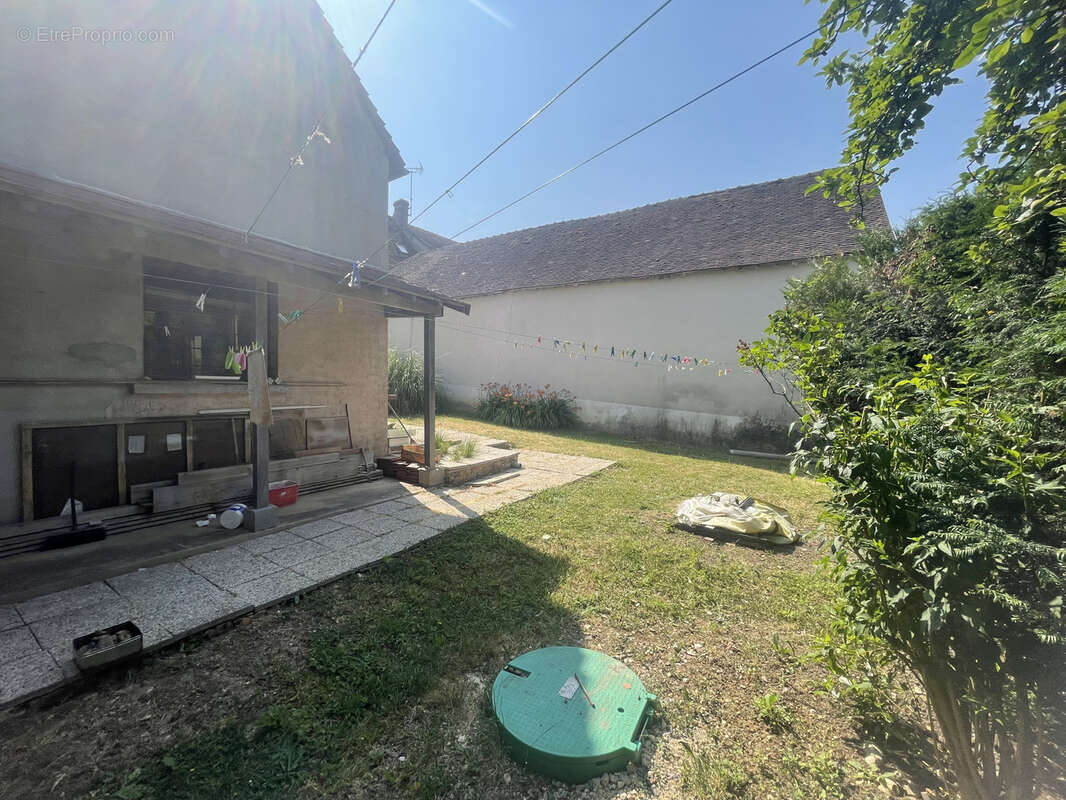 Maison à BAZOCHES-SUR-LE-BETZ