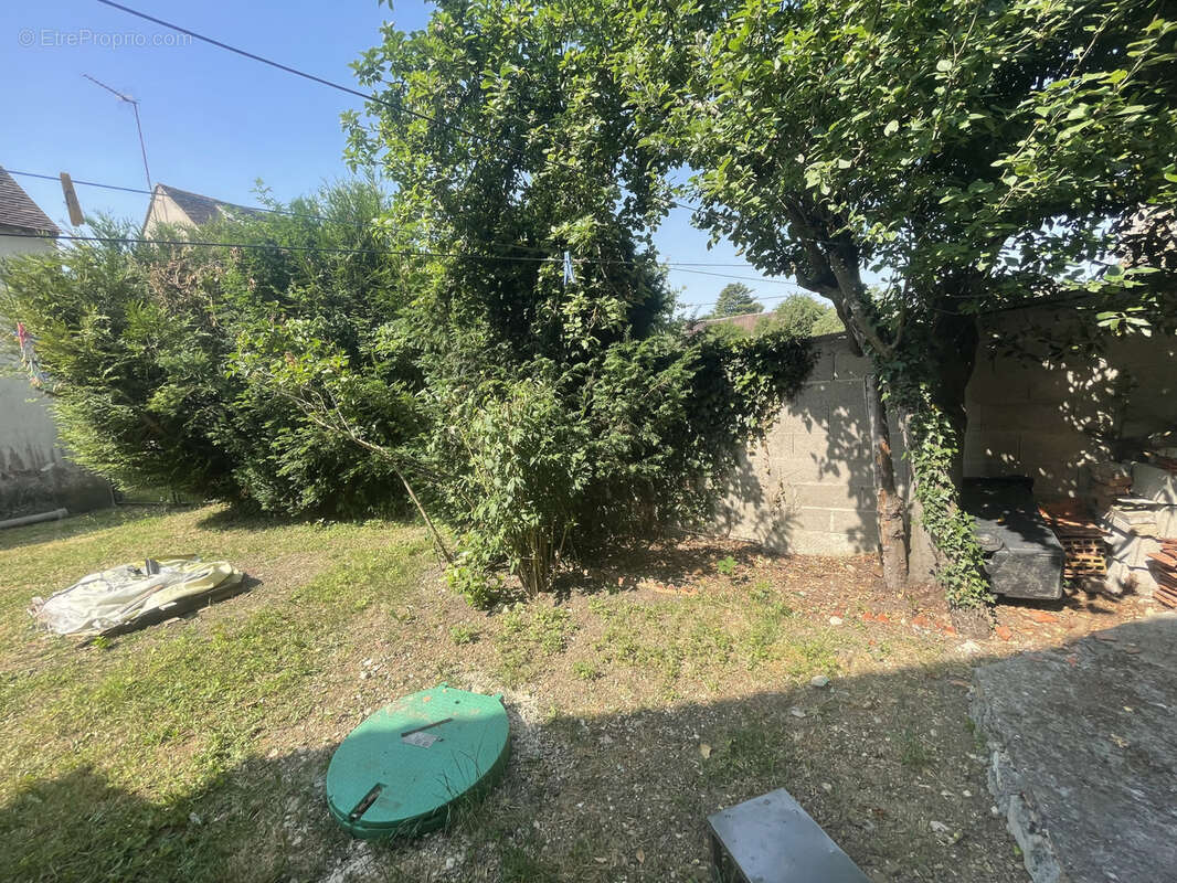 Maison à BAZOCHES-SUR-LE-BETZ