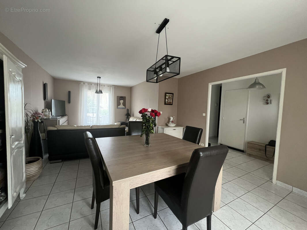 Maison à SAINT-MARTIN-DU-TERTRE