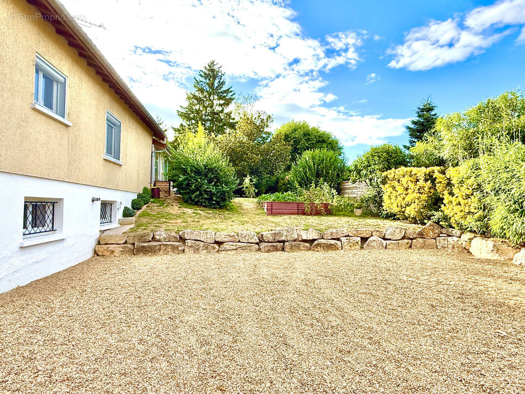 Maison à SAINT-GEORGES-DE-RENEINS