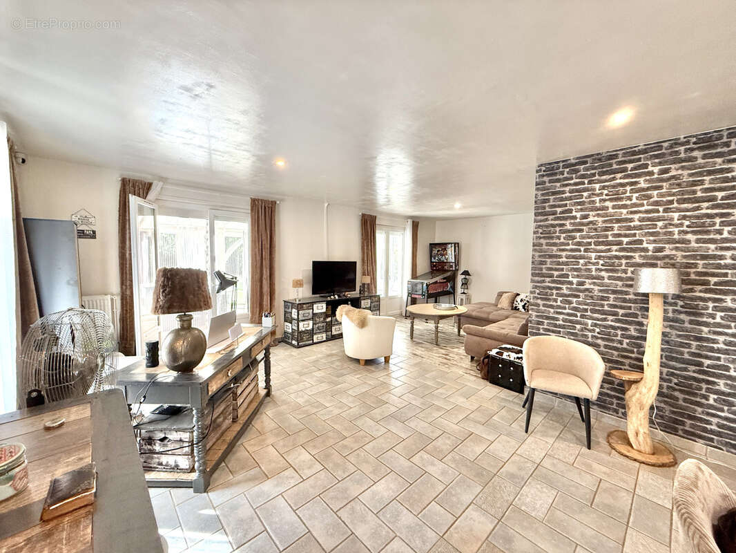 Maison à SAINT-GEORGES-DE-RENEINS