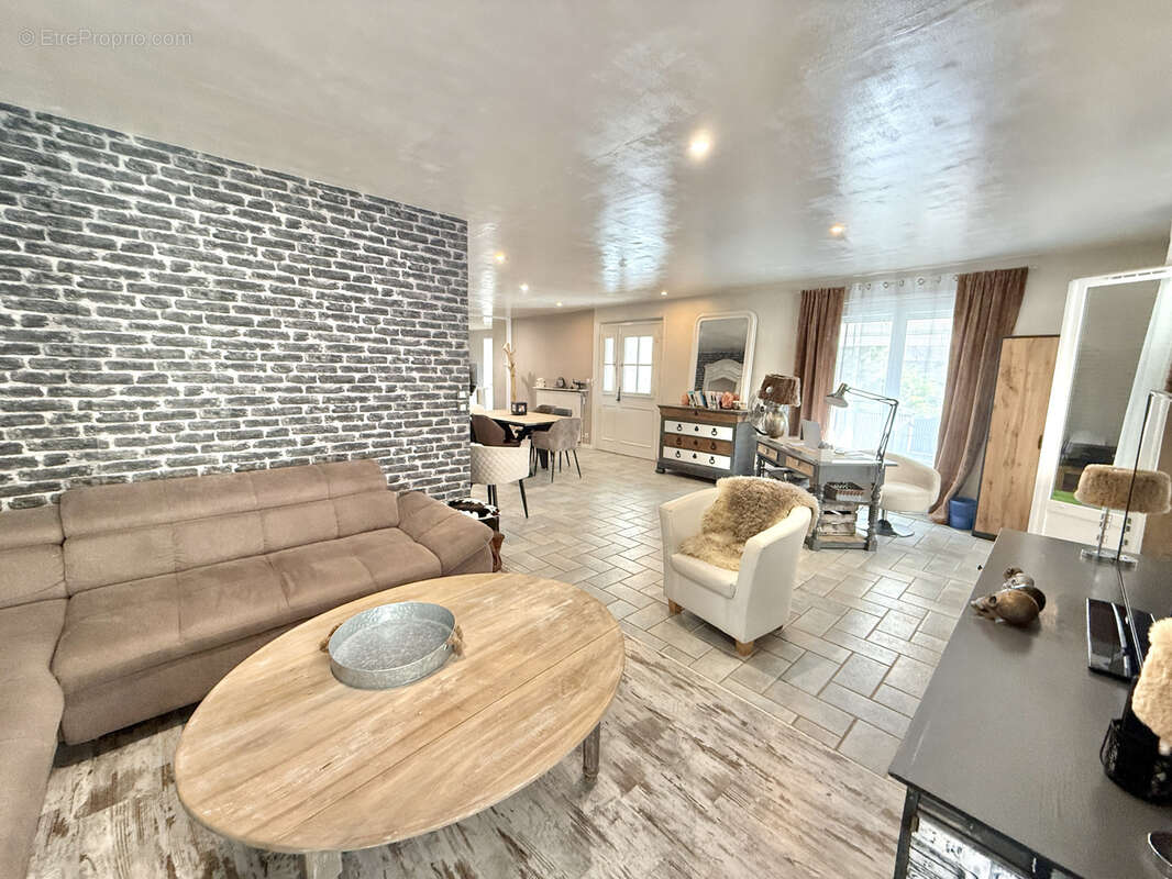 Maison à SAINT-GEORGES-DE-RENEINS