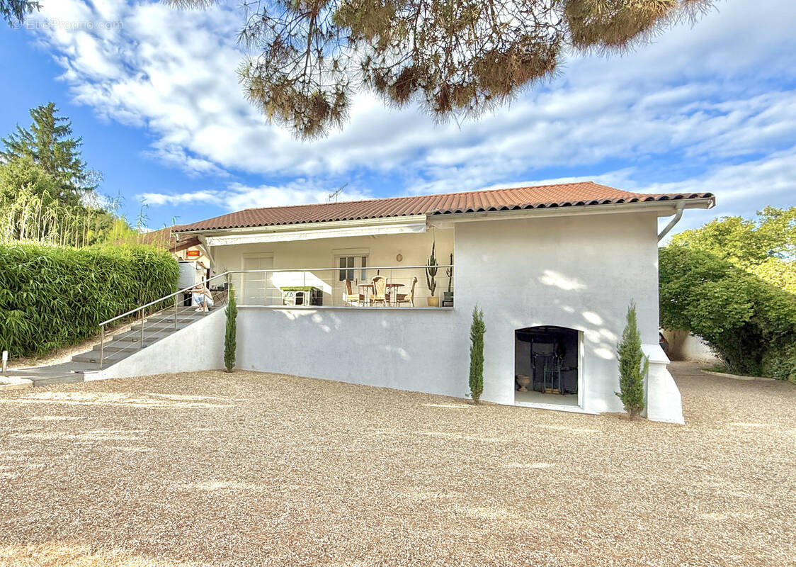 Maison à SAINT-GEORGES-DE-RENEINS
