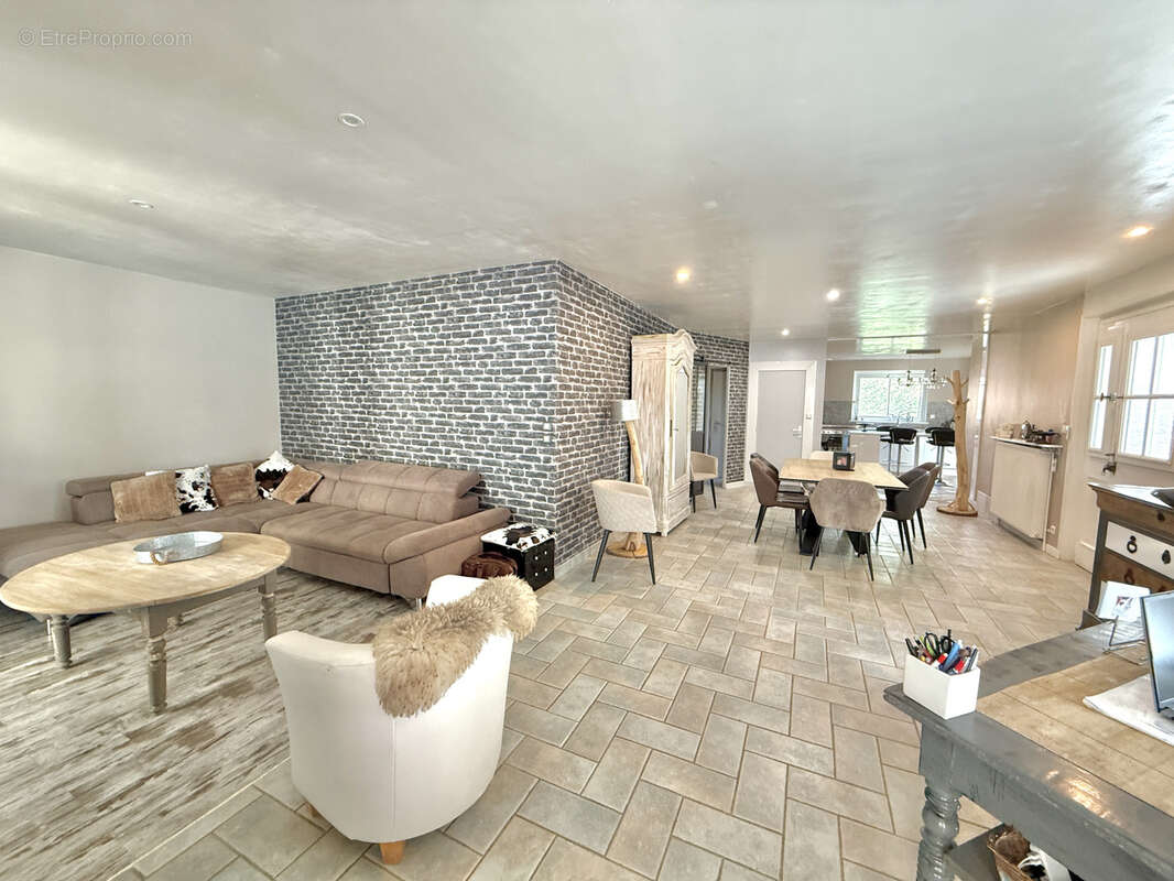 Maison à SAINT-GEORGES-DE-RENEINS