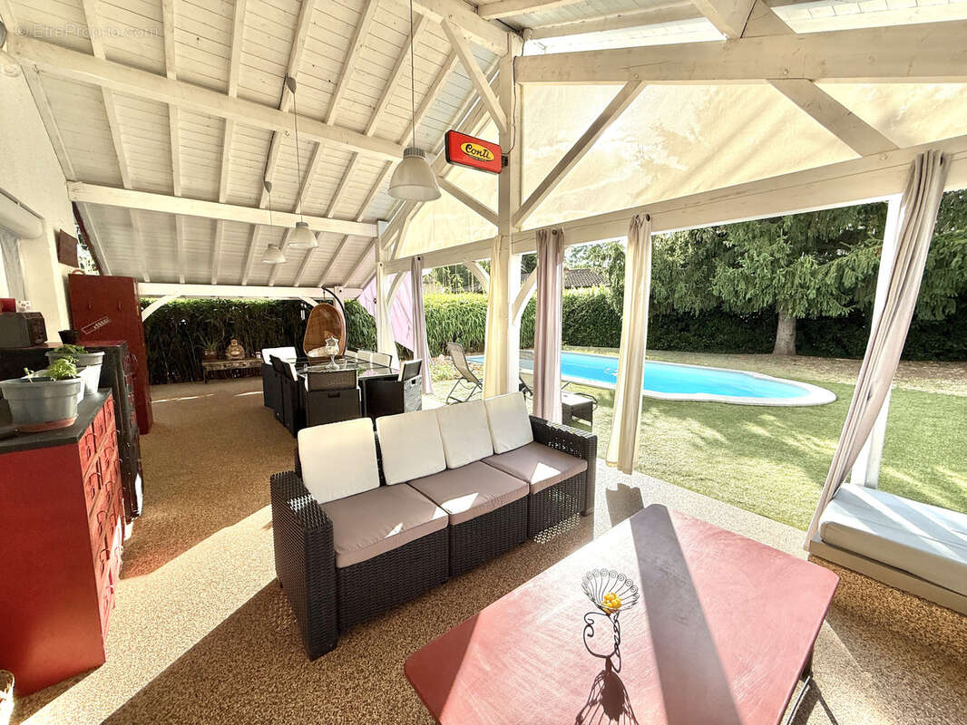 Maison à SAINT-GEORGES-DE-RENEINS