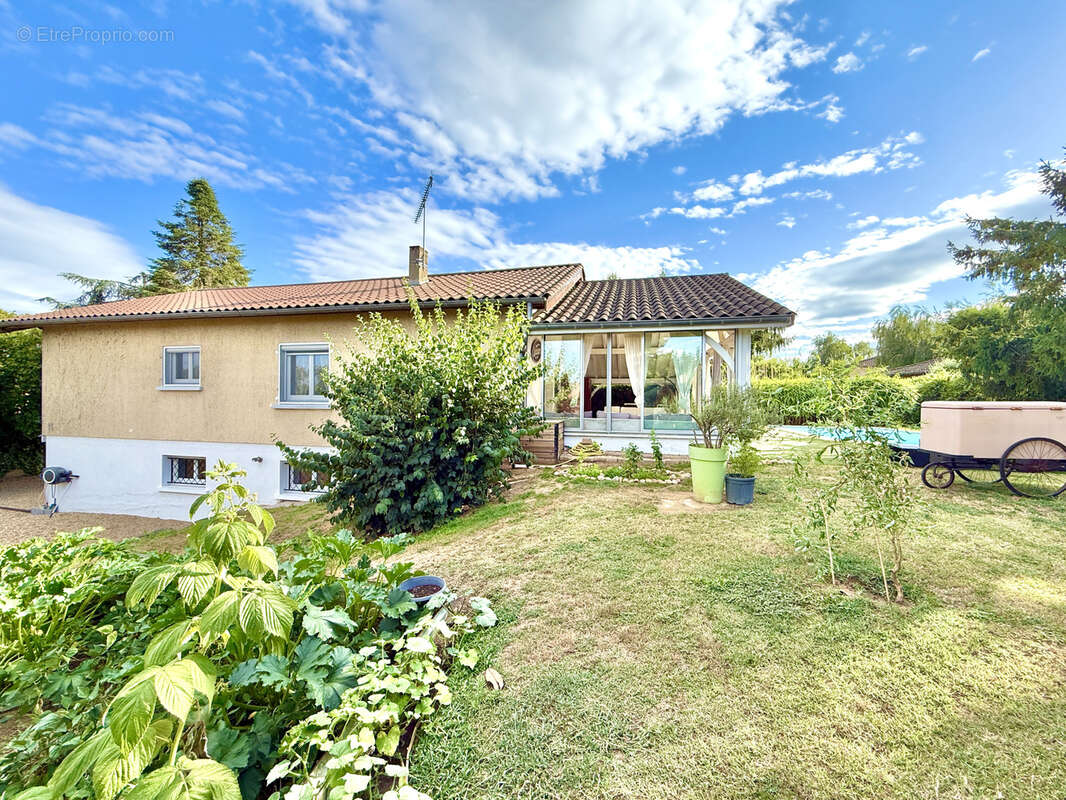 Maison à SAINT-GEORGES-DE-RENEINS